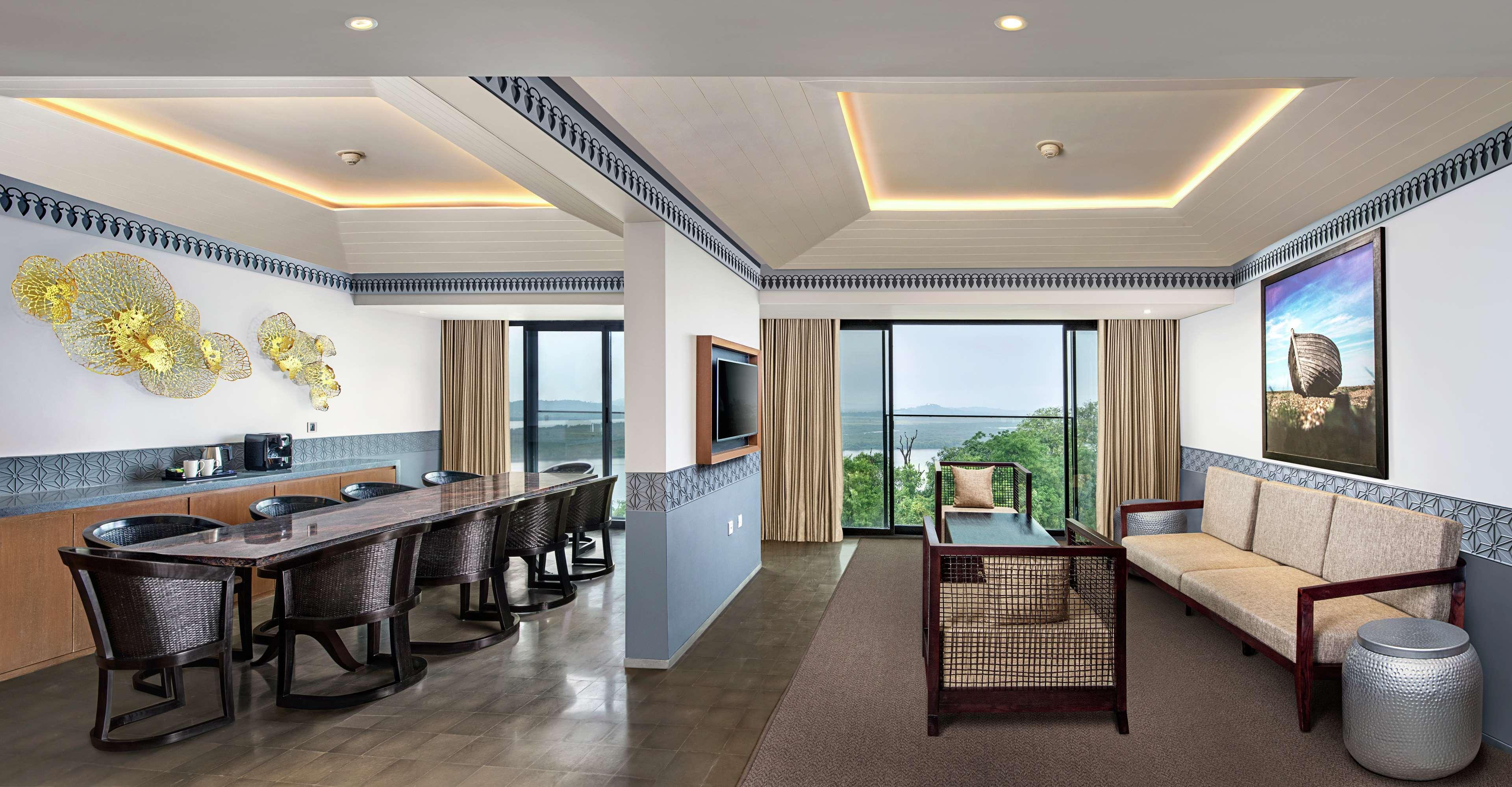 Готель Doubletree By Hilton Goa - Панаджі Екстер'єр фото