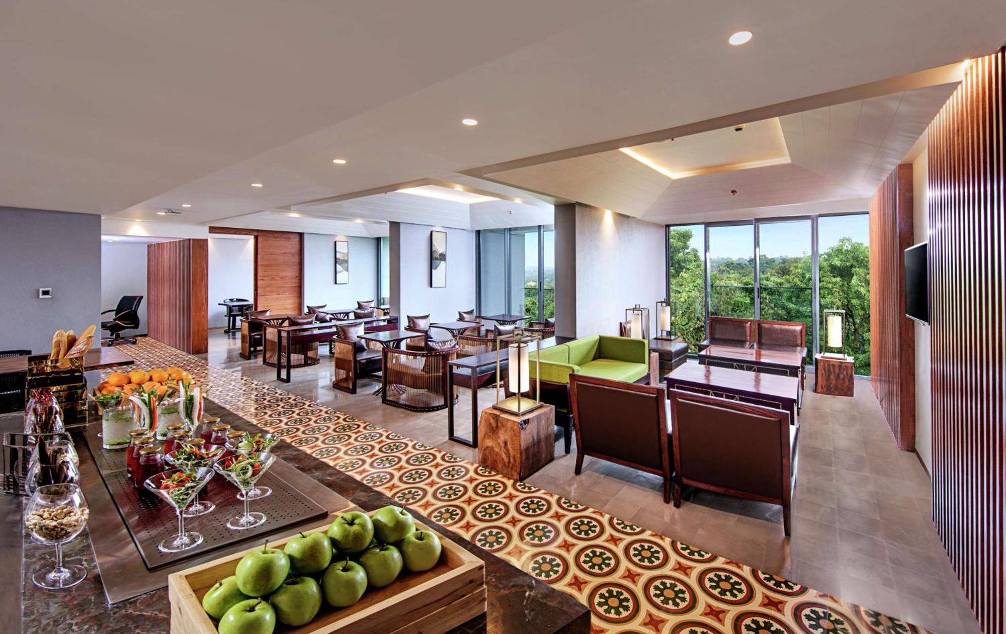 Готель Doubletree By Hilton Goa - Панаджі Екстер'єр фото