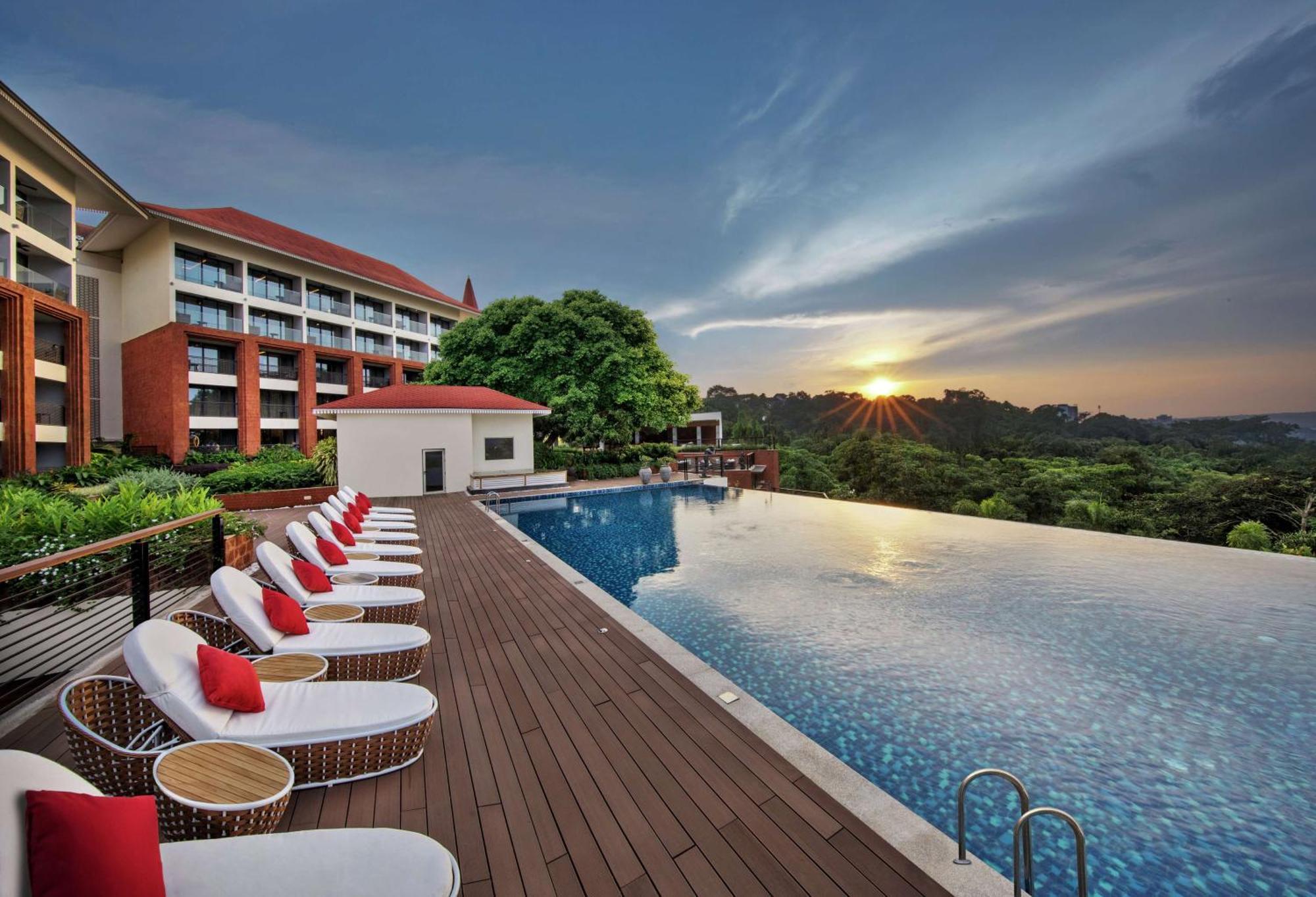 Готель Doubletree By Hilton Goa - Панаджі Екстер'єр фото