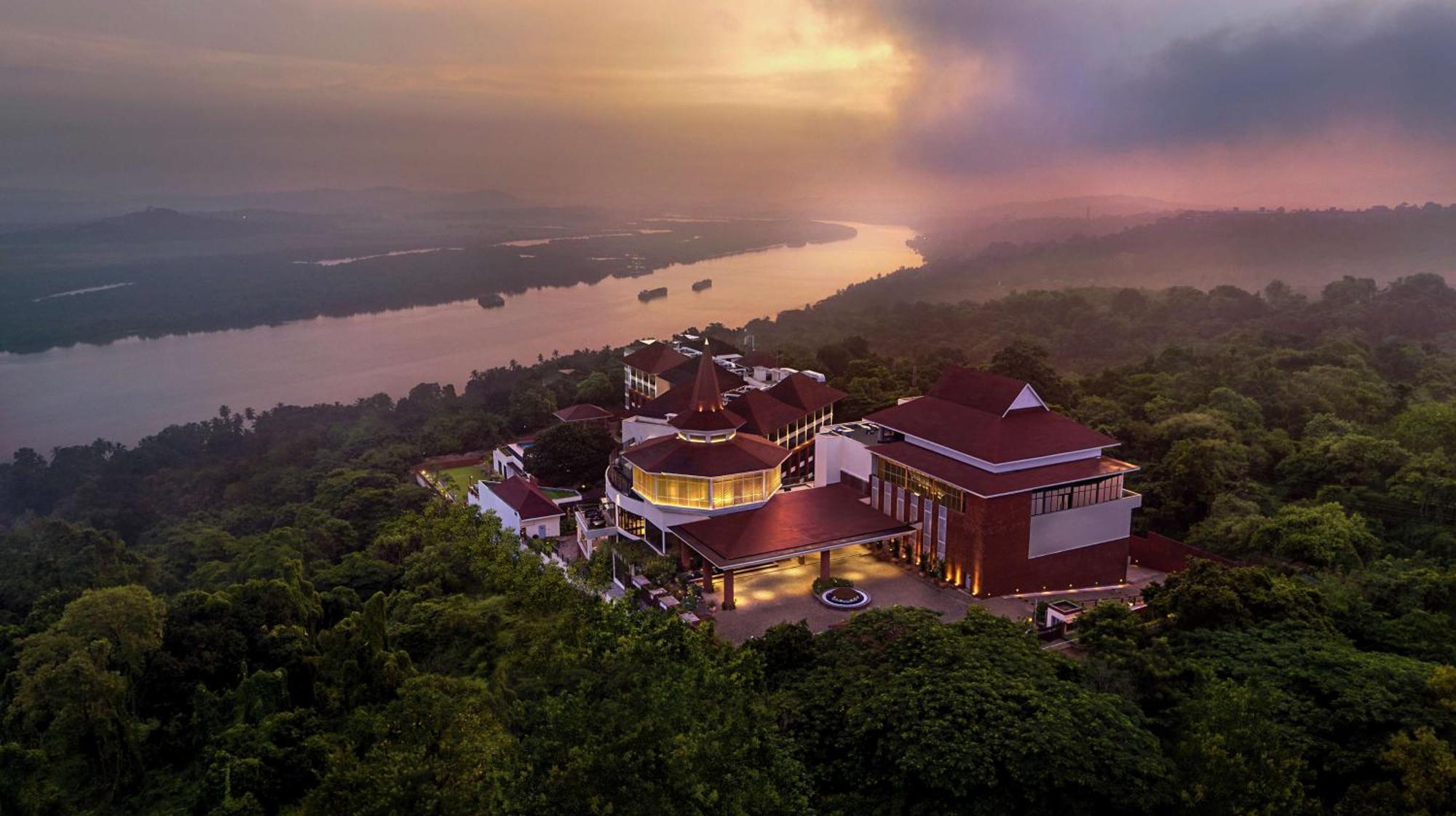 Готель Doubletree By Hilton Goa - Панаджі Екстер'єр фото
