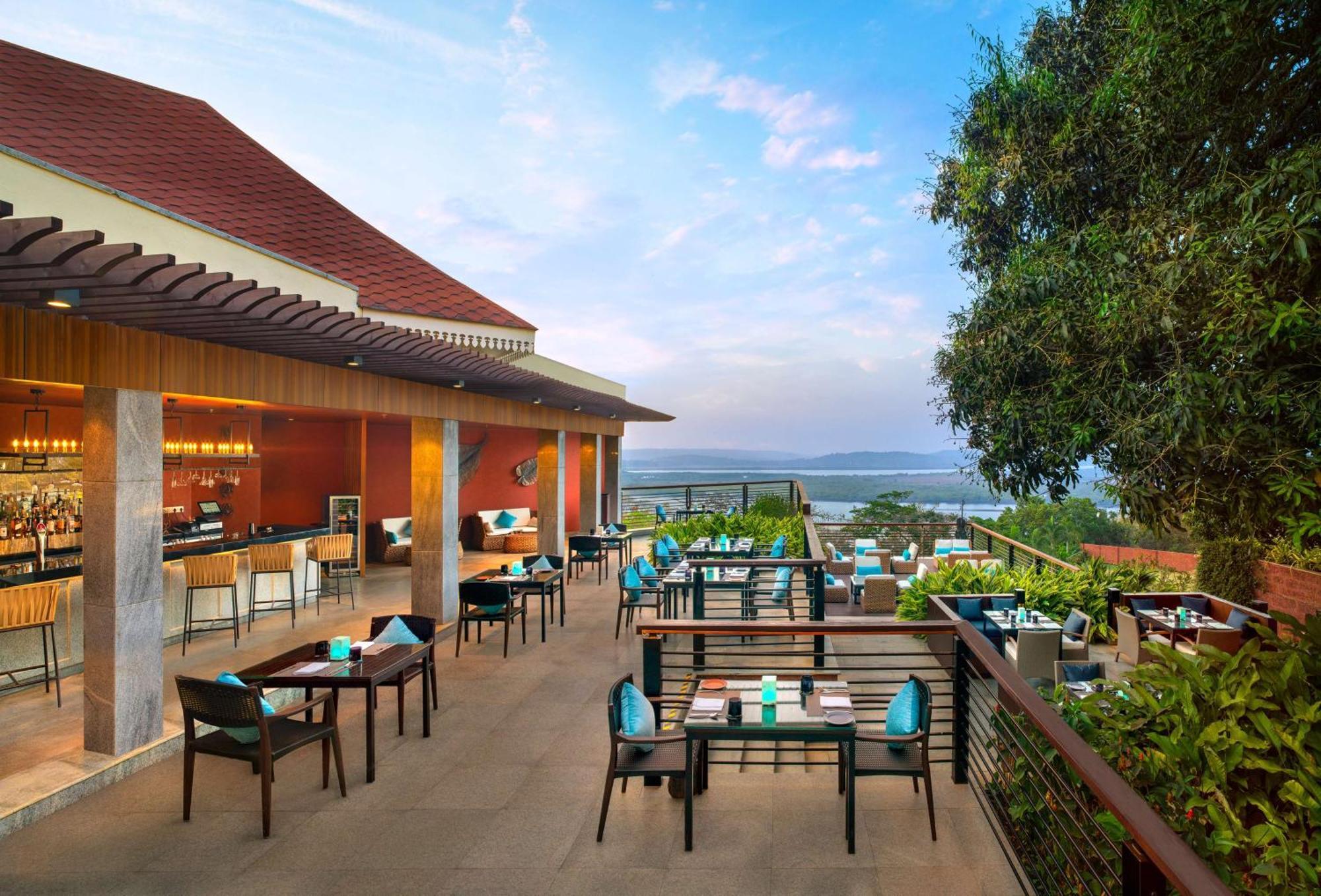 Готель Doubletree By Hilton Goa - Панаджі Екстер'єр фото